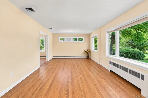 3740 Eleanor DR, Mohegan Lake, NY 10547