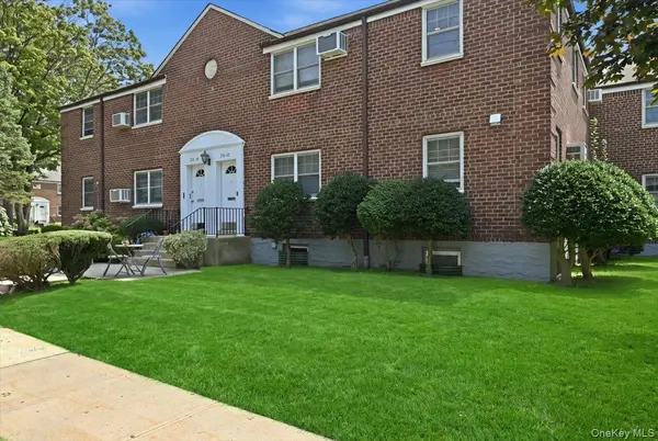 25502 61st AVE #3-902, Little Neck, NY 11362