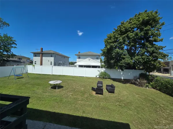 29 Lambert AVE #1st Floor, Farmingdale, NY 11735