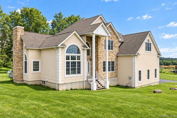 107 Breeze Hill RD, New Hampton, NY 10958