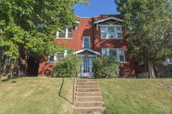 4234 Dewey AVE, St Louis, MO 63116