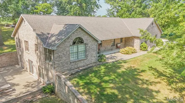 25409 415th Street, Pittsfield, IL 62363