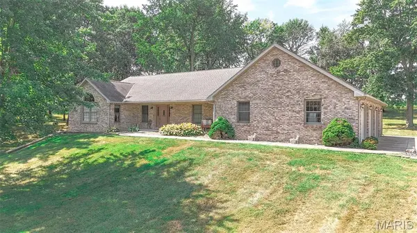 25409 415th Street, Pittsfield, IL 62363