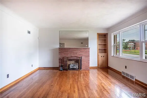 5479 Clifton AVE, St Louis, MO 63109