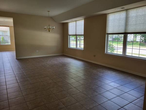 11631 Wembley DR, Huntley, IL 60142