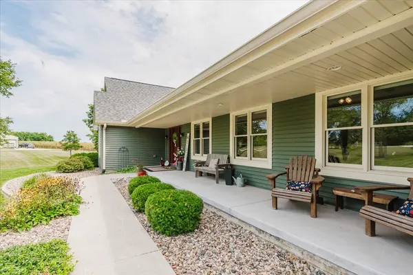 1927 County Road 500 RD, Secor, IL 61771
