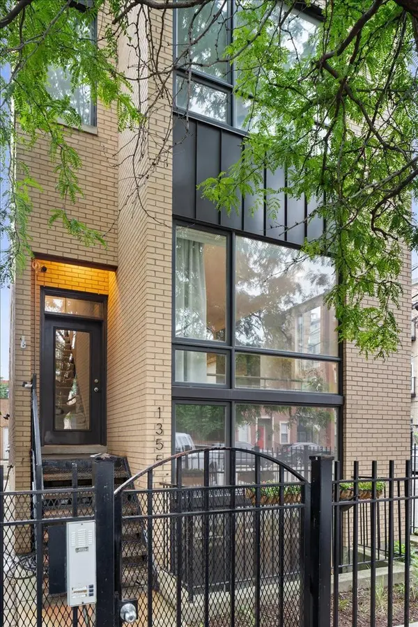 1355 W Erie ST #1, Chicago, IL 60622