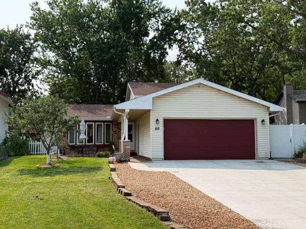 812 123rd LN NW, Coon Rapids, MN 55448