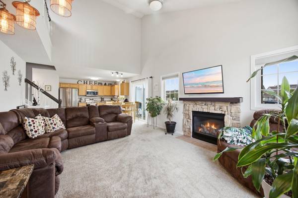 17530 Gillette WAY #7052, Lakeville, MN 55044