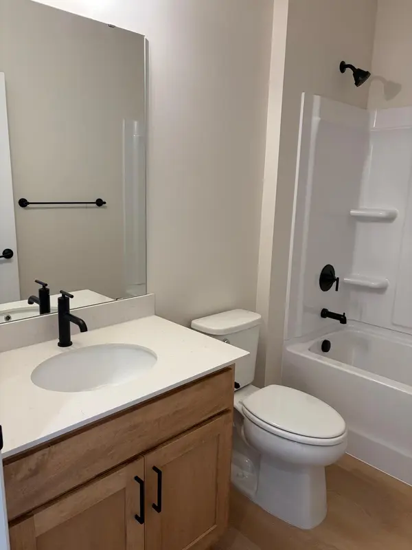 8219 Haywood DR, Lino Lakes, MN 55014