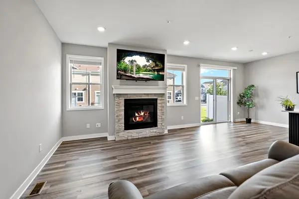 18384 Glastonbury DR, Lakeville, MN 55044