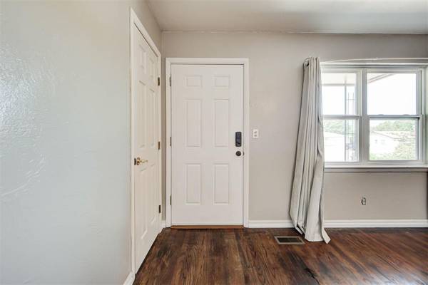 1501 Dianna DR, Yukon, OK 73099