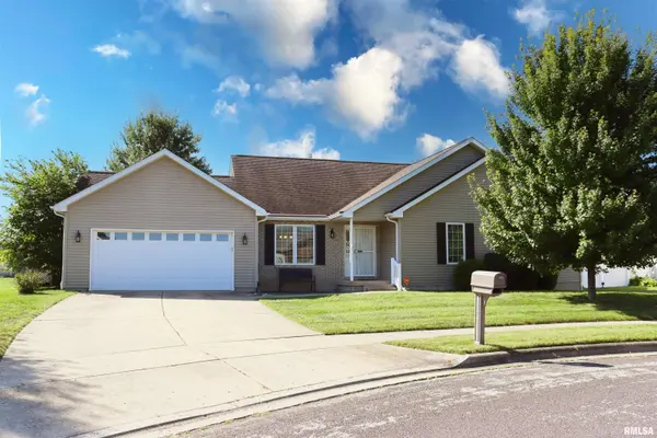 1908 VICKSBURG CT, Pekin, IL 61554