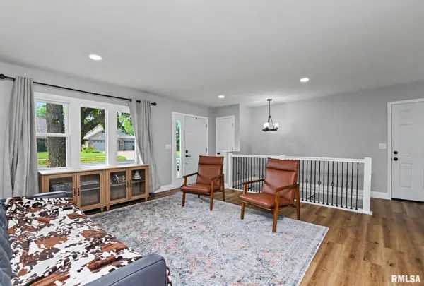 3105 BLOOMINGTON RD, East Peoria, IL 61611