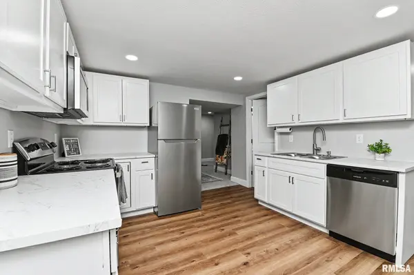 3105 BLOOMINGTON RD, East Peoria, IL 61611