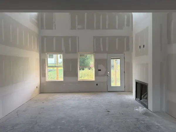 186 Aspen Pine Dr, Clarksville, TN 37043