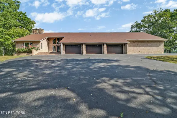 683 Wild Plum Drive, Crossville, TN 38555