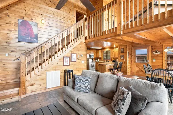 4451 Forest Vista Way, Pigeon Forge, TN 37863