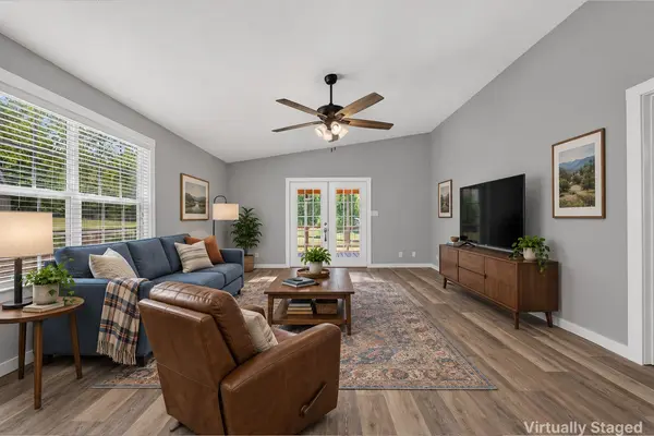 13 Old Lincoln Rd, Fayetteville, TN 37334