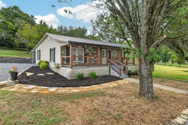 13 Old Lincoln Rd, Fayetteville, TN 37334