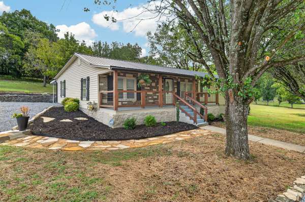 13 Old Lincoln Rd, Fayetteville, TN 37334