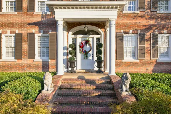 211 W Blackwell St, Tullahoma, TN 37388