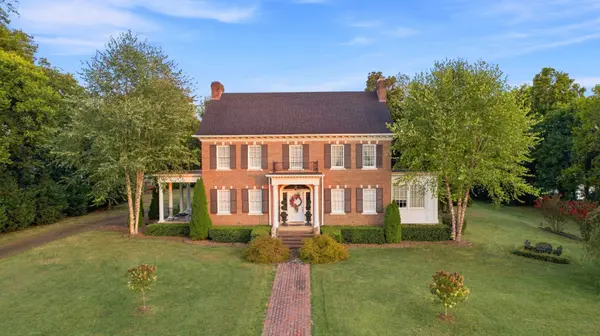 211 W Blackwell St, Tullahoma, TN 37388