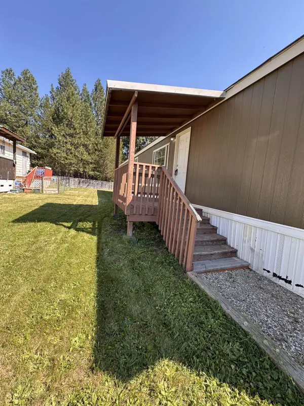 40602 N Newport Hwy #TRL 63, Elk, WA 99009