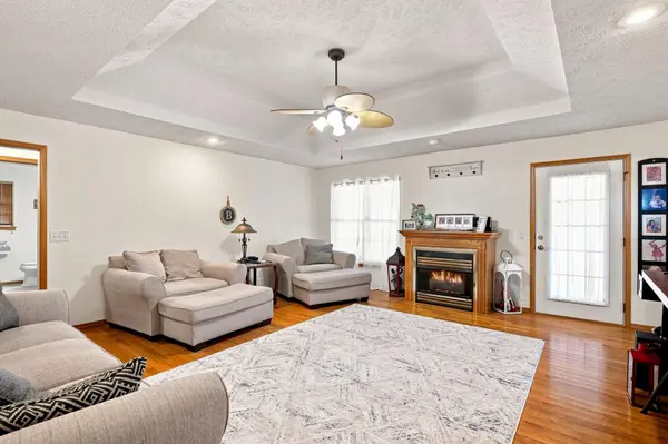 705 W Bryant ST, Nixa, MO 65714