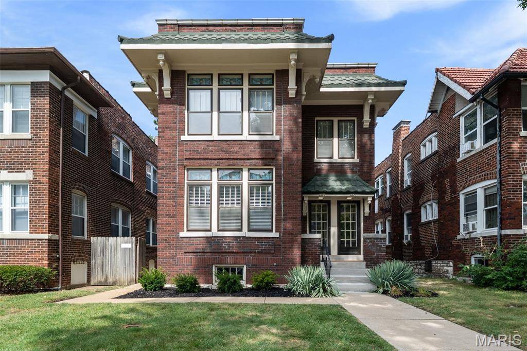 6427 Clayton RD, St Louis, MO 63117
