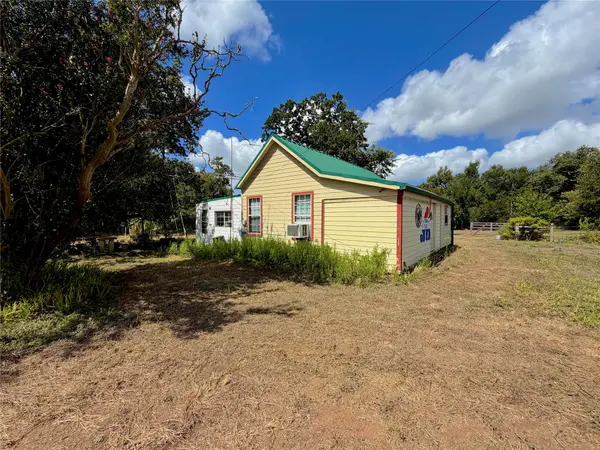 8947 S Fm 1915, Buckholts, TX 76518