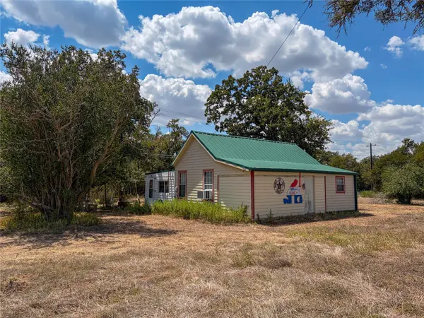 8947 S Fm 1915, Buckholts, TX 76518