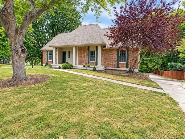 1313 NW Porter DR, Blue Springs, MO 64015