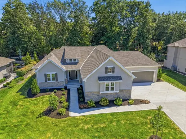 6753 Longview RD, Shawnee, KS 66218