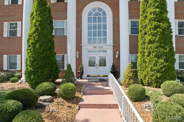 223 Country Club VW, Edwardsville, IL 62025