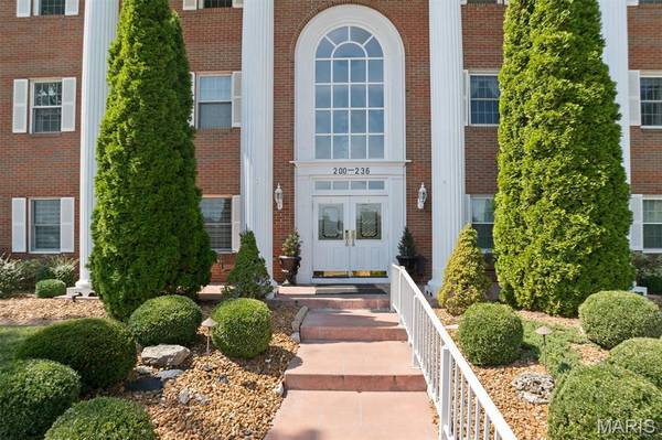223 Country Club VW, Edwardsville, IL 62025