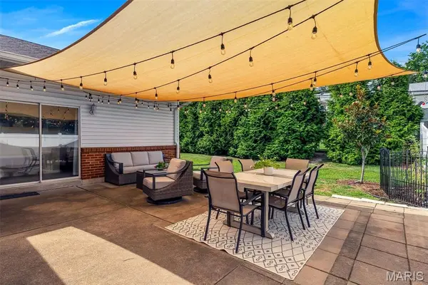 5207 Kingwood DR, St Louis, MO 63123
