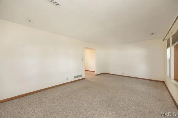 328 Veach DR, Fairview Heights, IL 62208