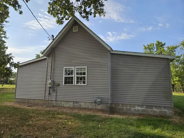 9815 Stotlar RD, Marion, IL 62959