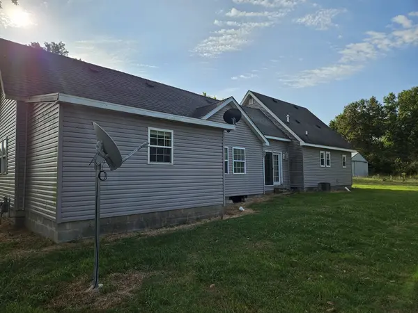 9815 Stotlar RD, Marion, IL 62959