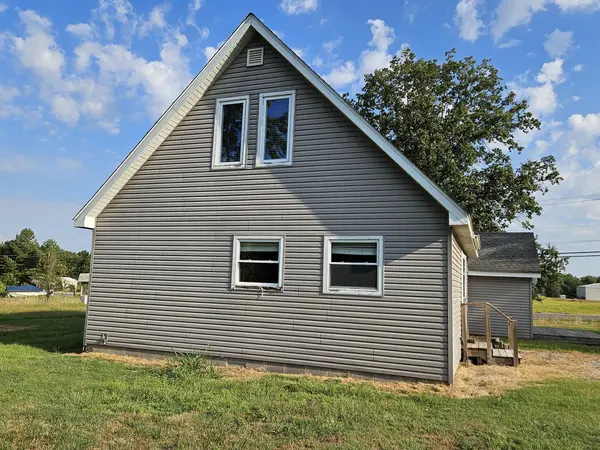 9815 Stotlar RD, Marion, IL 62959