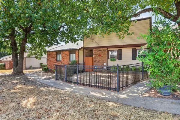 333 Sundance LN, Edmond, OK 73034