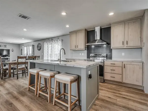 4569 Cumberland Farm CIR, Guthrie, OK 73044