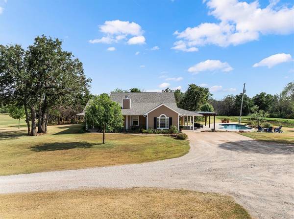 7450 E Triplett RD, Guthrie, OK 73044