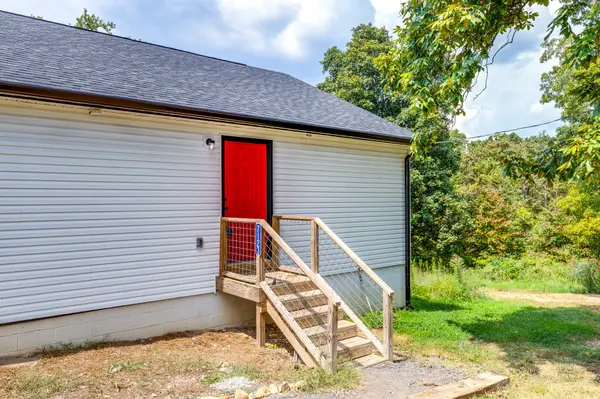 7121 Hwy 100, Bon Aqua, TN 37025