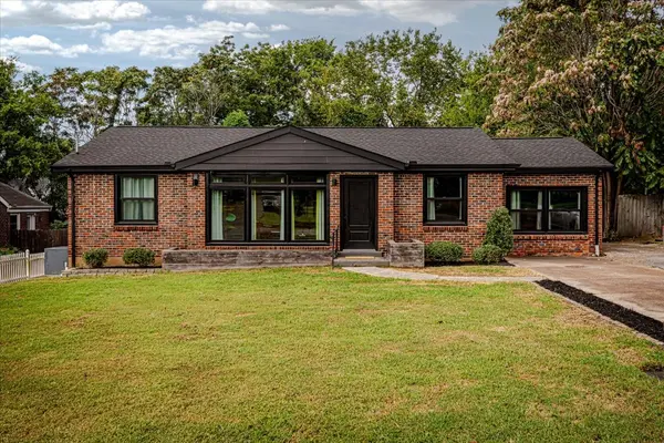 930 Crescent Hill Rd, Nashville, TN 37206
