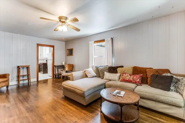 323 E Broadway, Augusta, KS 67010