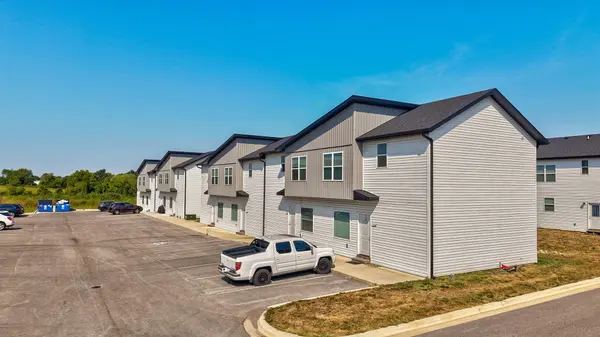 415 N Public AVE, Clever, MO 65631