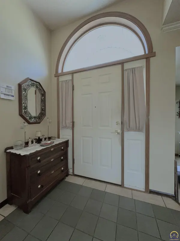 4535 SE 69th St, Berryton, KS 66409