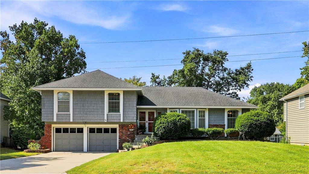 9113 W 81st LN, Overland Park, KS 66204